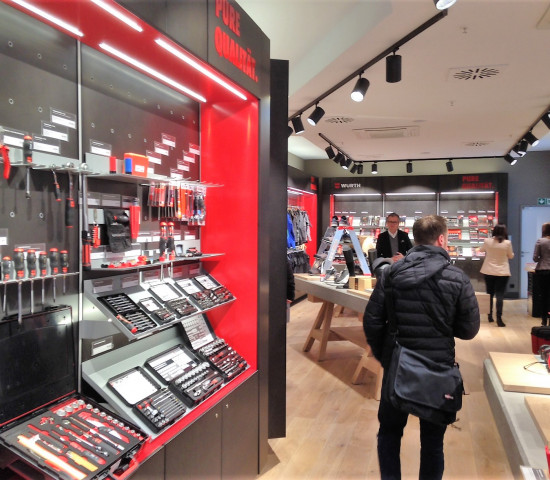 Werkzeug ist Teil des Sortiments im Family Store. Werkzeug ist Teil des Sortiments im Family Store.