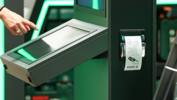 Am zentralen Informationsterminal kann der Kunde Informationen ausdrucken und mitnehmen.