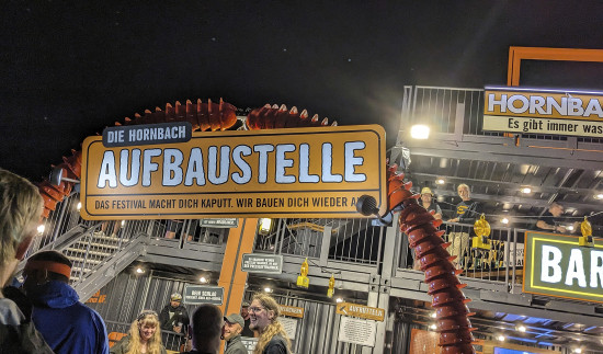 Die „Aufbaustelle“ für Festival-geschädigte Metal-Fans.