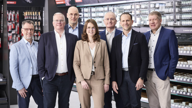 Die Geschäftsführer in der Sukigroup (v. l.): Dirk Gohlisch, Sebastian Laus, Michael Lanz, Kirsten Dienhart, Thierry Lepert, Serge Thömmes und Jürgen Juchems. Die Geschäftsführer in der Sukigroup (v. l.): Dirk Gohlisch, Sebastian Laus, Michael Lanz, Kirsten Dienhart, Thierry Lepert, Serge Thömmes und Jürgen Juchems.