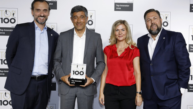 Im Bild v. l.: Firmeninhaber Alessandro Nespoli, Top 100-Mentor Ranga Yogeshwar, Nespoli-Marketingleiterin Andrea Fischer sowie Nespoli-Geschäftsführer Bert Bergfeld.