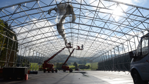 Die neue Lagerhalle bei Neuhofer Holz ist Teil der Vision 2020.