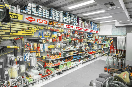 Den Home-Improvement-Markt bedienen auch mehr als 8.000  traditionelle, meist familiengeführte Händler. Den Home-Improvement-Markt bedienen auch mehr als 8.000  traditionelle, meist familiengeführte Händler.