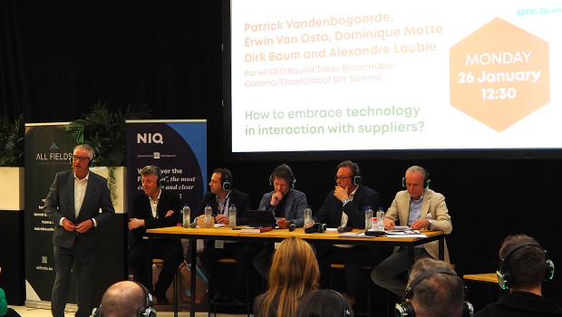 Podiumsdiskussion in Kortrijk (v. l.): Thierry Coeman, Patrick Vandenbogaerde, Alexandre Laubie, Erwin Van Osta, Dominique Motte, Dirk Baum.