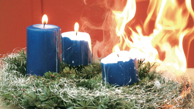 Brennender Adventskranz
