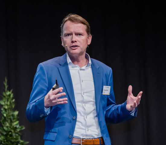 Christian Rabe, Bereichsleiter Einkauf Fachhandel, rief die Gesellschafter zur Geschlossenheit auf. Christian Rabe, Bereichsleiter Einkauf Fachhandel, rief die Gesellschafter zur Geschlossenheit auf.