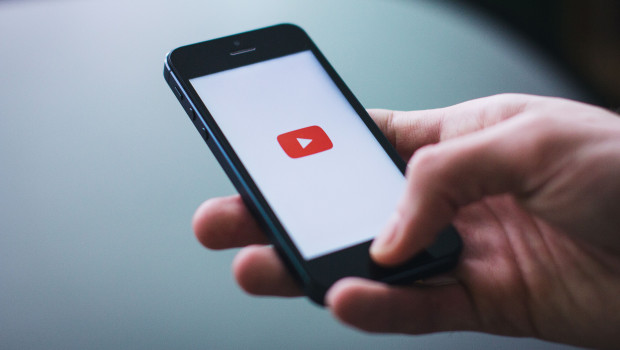 Als hoch relevanten Kanal im Kontext der ersten Produktorientierung hat die Studie Youtube identifiziert. Als hoch relevanten Kanal im Kontext der ersten Produktorientierung hat die Studie Youtube identifiziert.