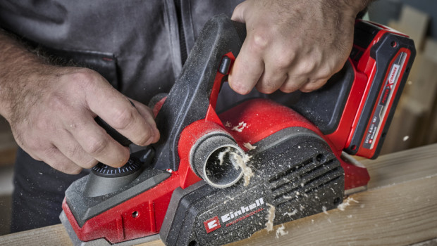 Ein neues Produkt aus der Power X-Change-Familie ist der Akku-Hobel TP-PL 18/3 Li BL. 