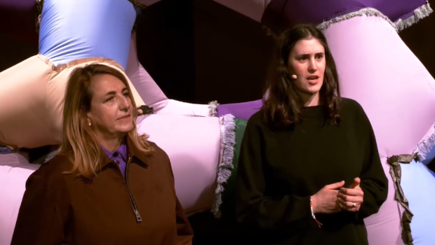 Patricia Urquiola stellte gemeinsam mit Global Design Director Rosa Bertoli die Installation vor.&nbsp;