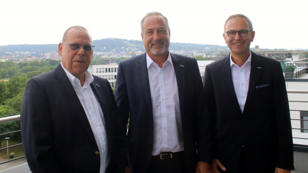 Zufrieden in Bad Nauheim: Die Geschäftsführung der Eurobaustoff (v. l.: Jörg Hoffmann, Dr. Eckard Kern und Hartmut Möller) gab gestern die Zahlen für das erste Halbjahr 2020 bekannt.