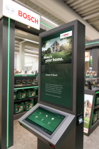 Mit seinem Touchmonitor soll das Terminal zu Kauf und Interaktion anregen.
Mit seinem Touchmonitor soll das Terminal zu Kauf und Interaktion anregen.