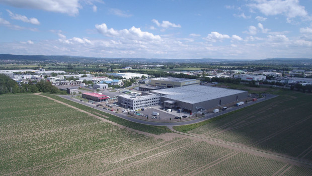 Neuer Firmensitz von Duschwelten am alten Standort in Neuwied.