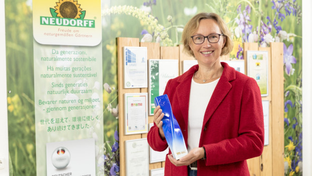 Neudorff wurde in der Kategorie Pflanzenschutz ausgezeichnet. Pressesprecherin Sabine Klingelhöfer hat die Auszeichnung zur "Marke des Jahres" entgegengenommen.