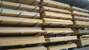Umsatz steigt im Holzhandel überwiegend preisgetrieben