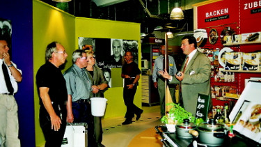 Handel aktuell Oktober 2002