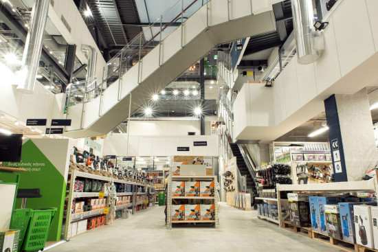 Leroy Merlin, seit 20 Jahren im Land, betreibt sieben Filialen im  Griechenland und eine auf Zypern.  Leroy Merlin, seit 20 Jahren im Land, betreibt sieben Filialen im  Griechenland und eine auf Zypern.