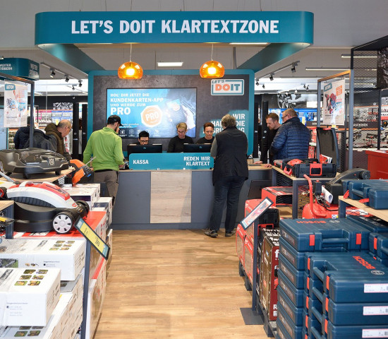 Die "Klartextzone" ist in der Mitte des Fachmarktes eingerichtet.
Die "Klartextzone" ist in der Mitte des Fachmarktes eingerichtet.