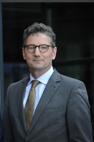 Franz-Josef Hasebrink bleibt EK-Vorstandsvorsitzender und leitet außerdem die Ressorts Living, Personal, Zentraleinkauf, Kreditmanagement und Unternehmenskommunikation.
Franz-Josef Hasebrink bleibt EK-Vorstandsvorsitzender und leitet außerdem die Ressorts Living, Personal, Zentraleinkauf, Kreditmanagement und Unternehmenskommunikation.
