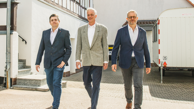 Die neue Geschäftsleitung der Carl Warrlich GmbH (v.l.): Kevin Warrlich, Mathias Pafelinsky und Alexander Häßler.                           