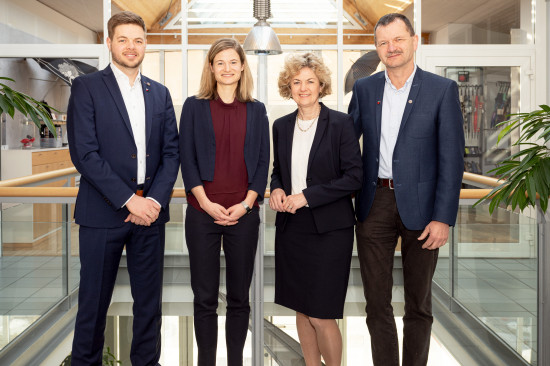 Mittlerweile leiten die dritte und vierte Generation das Unternehmen (v. l.): Martin Würflingsdobler, Ulrike Kinder, Margit Würflingsdobler sowie Hermann Würflingsdobler.