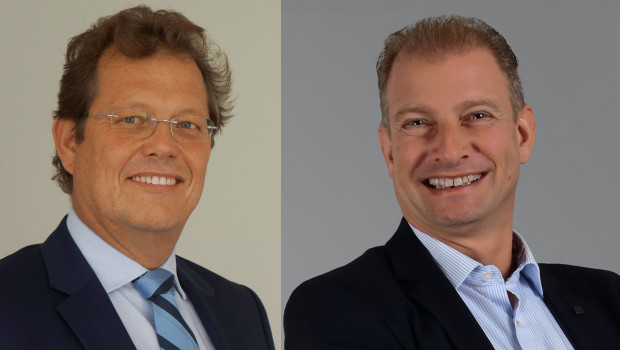 Die Klöpferholz GmbH & Co. KG wird per 1. Januar 2019 Hagebau- Gesellschafter. Im Bild v. l.: Manfred Meyer und Axel Grimm, Geschäftsführung Klöpferholz.