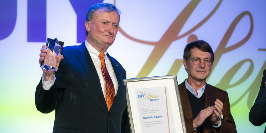 Immer aufrichtig: Dietrich Alberts wurde in Bonn mit dem DIY-Lifetime-Award geehrt. Die Laudatio hielt Reinhard Wolff (r.).