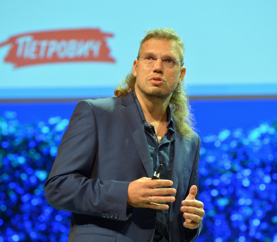 Igor Kolynin stellte den neuen Digital Room von Petrovich vor. Igor Kolynin stellte den neuen Digital Room von Petrovich vor.