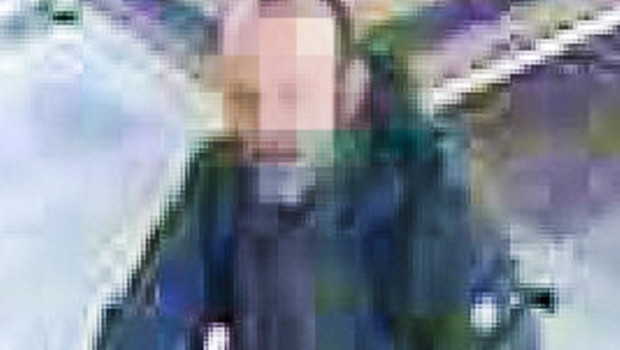 Mit diesem (gepixelten) Bild fahndete die Polizei nach dem Chemikalienkäufer.