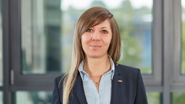 Nicole Mateus verantwortet seit Anfang Juni den kaufmännischen Bereich innerhalb des Holzland-Managements und tritt die Nachfolge von Nicole Averesch an, die das Amt der Geschäftsführerin übernommen hat. Nicole Mateus verantwortet seit Anfang Juni den kaufmännischen Bereich innerhalb des Holzland-Managements und tritt die Nachfolge von Nicole Averesch an, die das Amt der Geschäftsführerin übernommen hat.