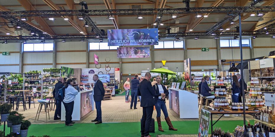 Der Stand der Sagaflor-Zentrale bildete den Mittelpunkt im Gartenbereichs der Hausmesse.