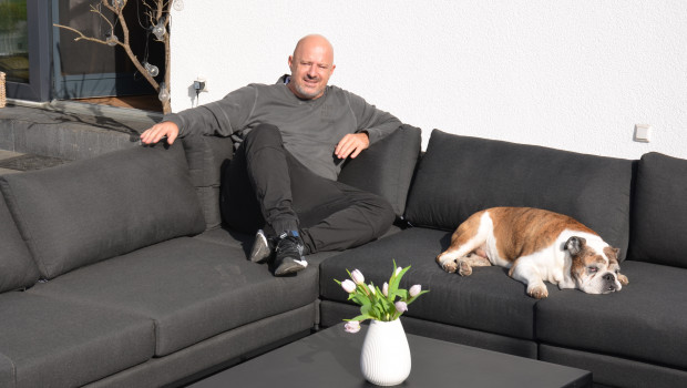 Detlev Steves wird mit einer eigenen Kollektion auf Garten-und-Freizeit.de präsent sein. Detlev Steves wird mit einer eigenen Kollektion auf Garten-und-Freizeit.de präsent sein.