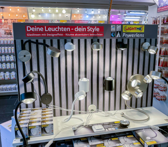 Markante Slogans wie „Deine Leuchten – Dein Style“ für den Consumer-Bereich bei IDVs Marke LightMe.