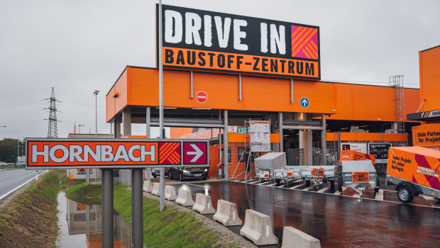 Hornbach Baumarkt hat erst kürzlich in Graz einen Bau- und Gartenmarkt samt Drive in eröffnet. Hornbach Baumarkt hat erst kürzlich in Graz einen Bau- und Gartenmarkt samt Drive in eröffnet.
