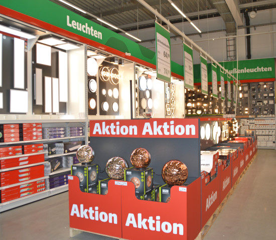 Palettendisplays im Markt können Aktionen besondere Aufmerksamkeit verschaffen. Palettendisplays im Markt können Aktionen besondere Aufmerksamkeit verschaffen.