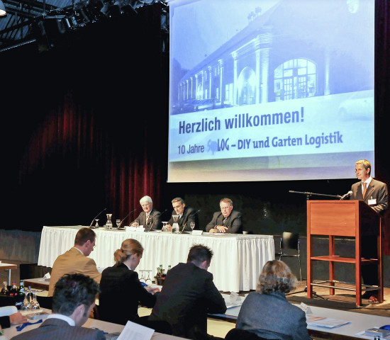 2008 konnte Markus Schering (r.) die Mitglieder zum Jubiläum „10 Jahre Synlog“ begrüßen.