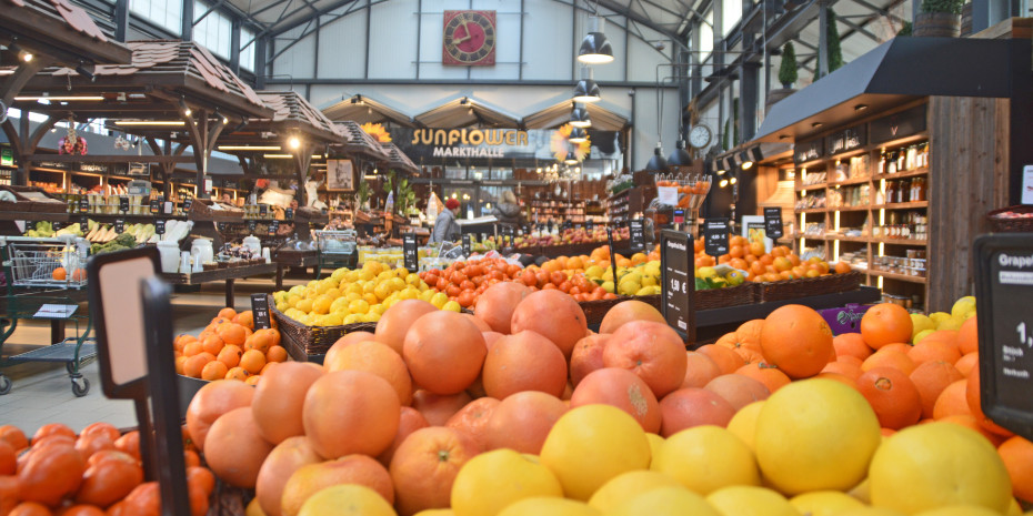 Die Markthalle im viktorianischen Stil sorgt mit ihrem Frischeangebot für Frequenz.