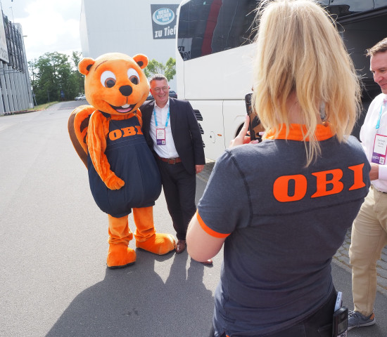 Der Biber hat die Gäste bei Obi begrüßt.