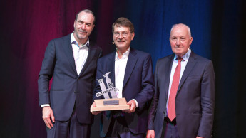 Reinhard Wolff erhält den Global DIY-Lifetime Award