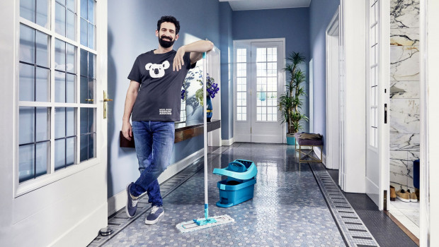 Viele Deutsche integrieren die Reinigungsarbeit in ihren Alltag. Viele Deutsche integrieren die Reinigungsarbeit in ihren Alltag.