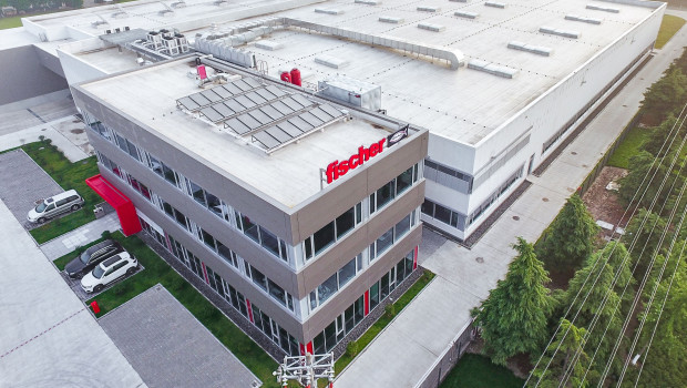 2018 eröffnet: die neue Produktion von Fischer Automotive in Taicang nahe Schanghai. Dort stellt das Unternehmen Innenraum-Komponenten für die großen Automobilhersteller in China her. 2018 eröffnet: die neue Produktion von Fischer Automotive in Taicang nahe Schanghai. Dort stellt das Unternehmen Innenraum-Komponenten für die großen Automobilhersteller in China her.