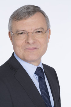 Emmanuel Clair verstärkt als Managing Director künftig das Führungsteam der Raja-Gruppe. Emmanuel Clair verstärkt als Managing Director künftig das Führungsteam der Raja-Gruppe.