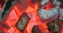 Stiftung Warentest findet Tropenholz in Grillholzkohle