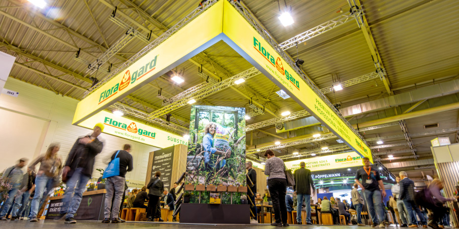 Reges Treiben am Messestand – alte und neue Kunden wurden gleichermaßen angezogen, auch die Presse und Influencer haben ihren Weg zu Floragard gefunden.