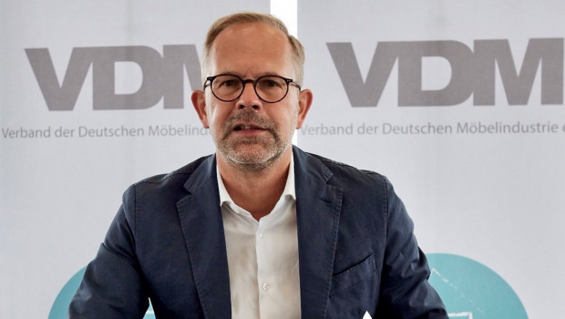 Jan Kurth, Geschäftsführer der Verbände der deutschen Möbelindustrie (VDM/VHK), berichtete zur wirtschaftlichen Situation der Branche.