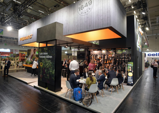 Reges Treiben am Messestand von Fiskars: Der finnische Hersteller hat eine Vielzahl an Neuheiten präsentiert.