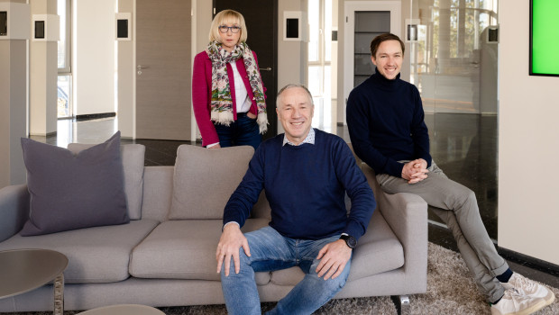 Die Geschäftsführung besteht nun aus Daniel Müllerklein (rechts), Margret Borne-Müllerklein und Frank Borne. 