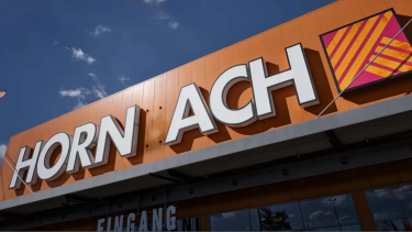 Spot zu verschwundenen Hornbach-Buchstaben ab heute im TV