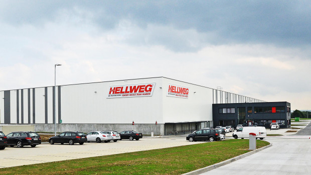 Hellweg Profi-Baumärkte, Baywa Bau- und Gartenmärkte, Gartencenter Augsburg ...: Die über 150 Märkte der Hellweg-Gruppe versorgt das Unternehmen künftig vom neuen Verteilzentrum in Hamm-Rhanern aus.