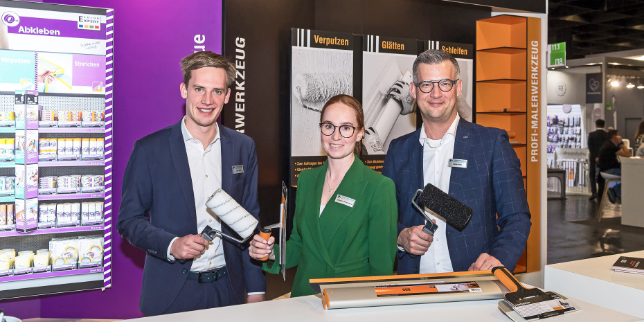 Nikolai Joerß (Sales Director Color Expert), Jacqueline Scherenberg (Leiterin Außendienst) und Janik Berker (Junior Key Account Manager) waren Ansprechpartner auf der Messe. 