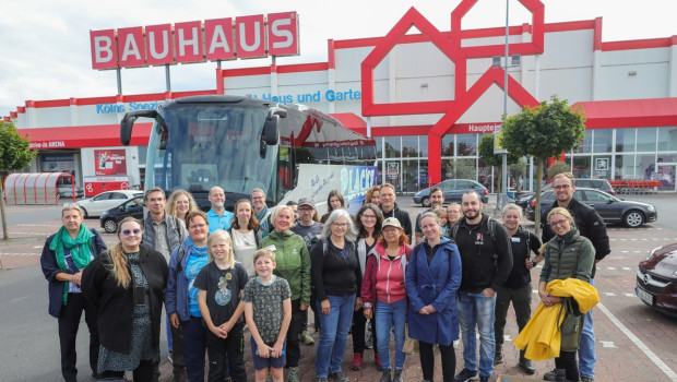 Vom Bauhaus-Fachcentrum Köln-Kalk ging es in den Wald.